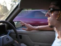 C'est comme ça sur la route dans le bush, on se salue